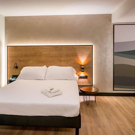 Ibis Styles Figueres Ronda Hotel Bagian luar foto