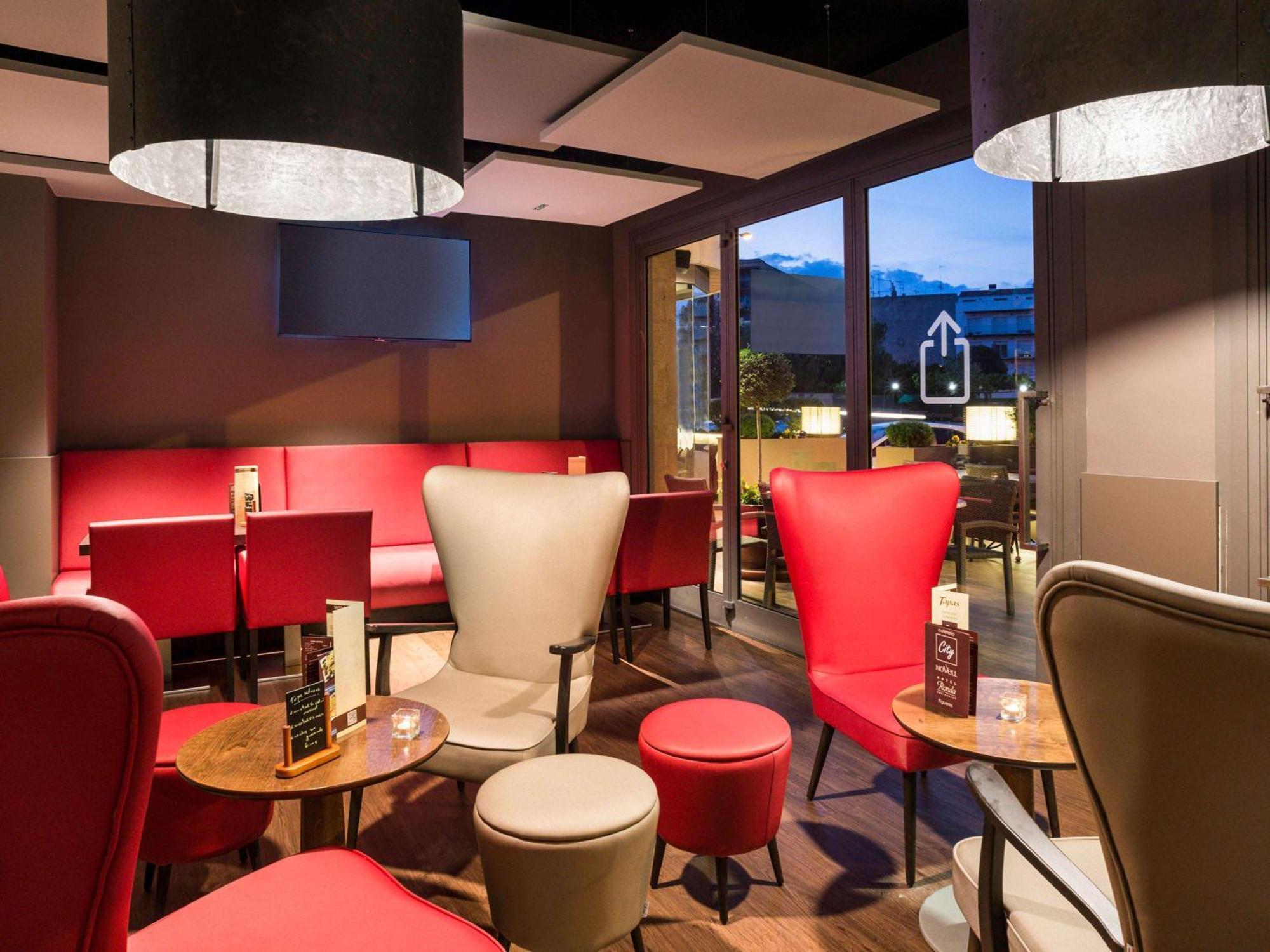 Ibis Styles Figueres Ronda Hotel Bagian luar foto