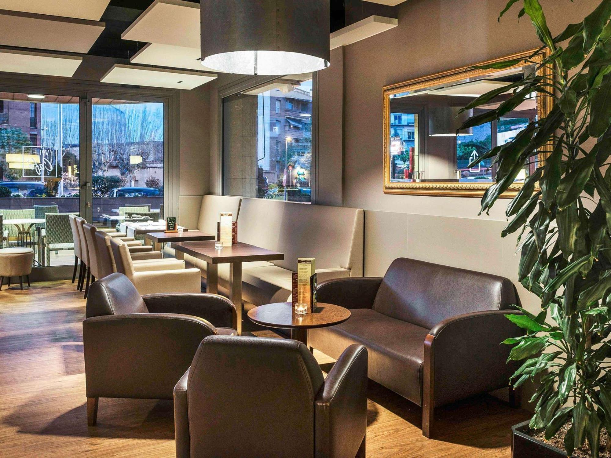 Ibis Styles Figueres Ronda Hotel Bagian luar foto