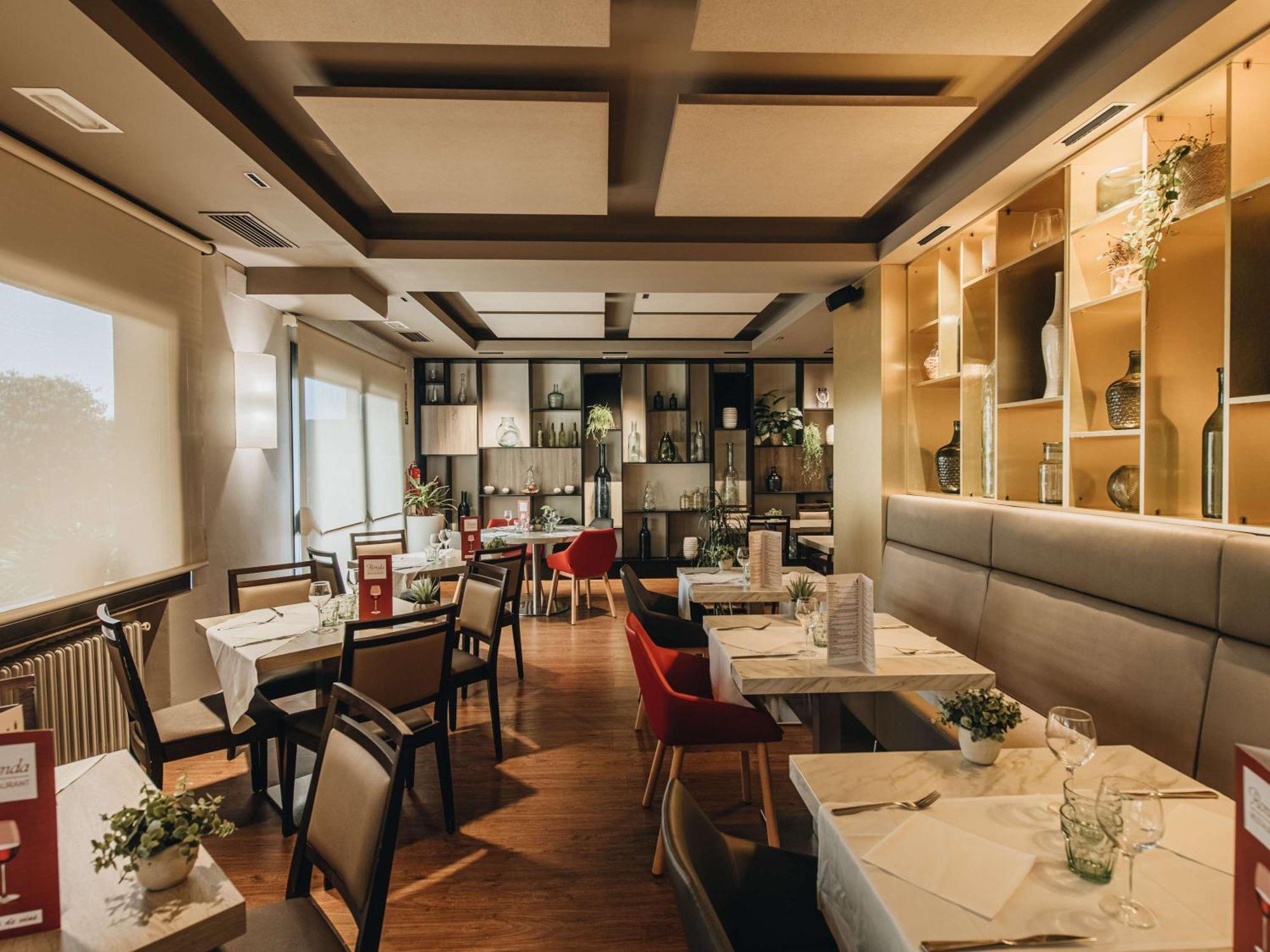 Ibis Styles Figueres Ronda Hotel Bagian luar foto