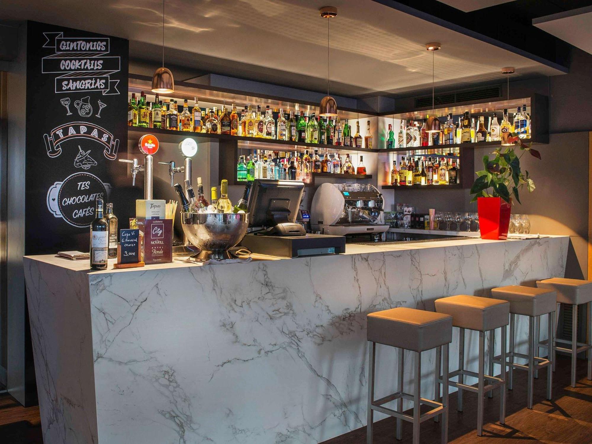 Ibis Styles Figueres Ronda Hotel Bagian luar foto